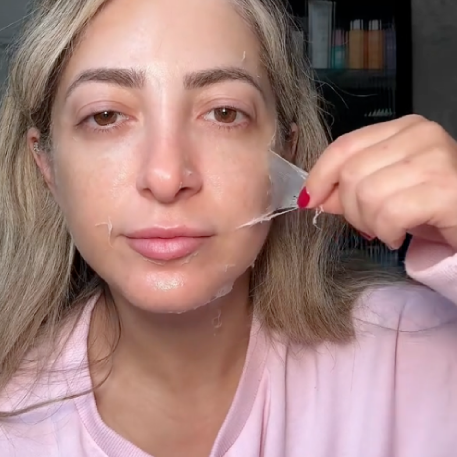 <em>Elena R. from London</em>